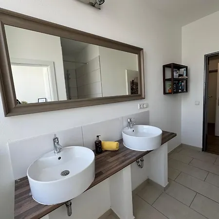 Affittacamere - Moeblierte Einzel- Und Doppel- Auf Zeit