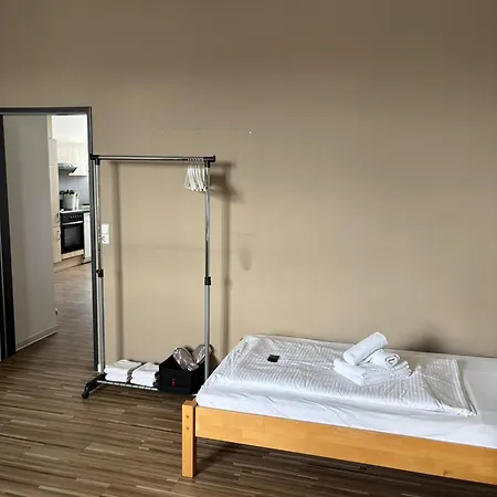 - Moeblierte Einzel- Und Doppel- Auf Zeit Affittacamere *