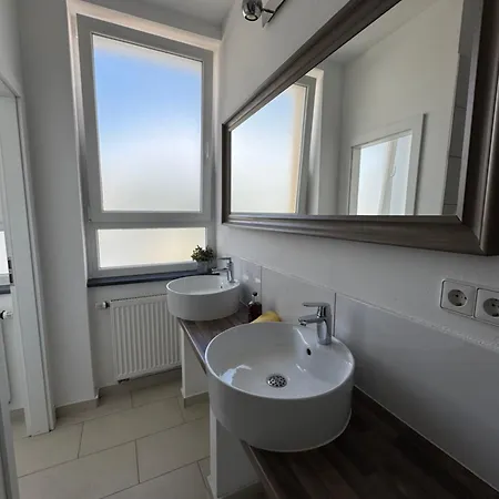 招待所 - Moeblierte Einzel- Und Doppel- Auf Zeit *