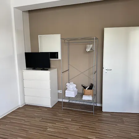 - Moeblierte Einzel- Und Doppel- Auf Zeit