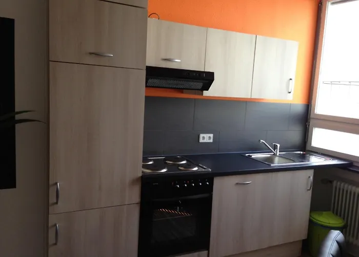 Pensión - Moeblierte Einzel- Und Doppel- Auf Zeit